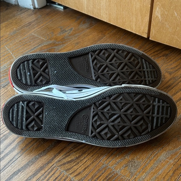 Converse White High-Top Sneakers with Snoopy & Woodstock Art - Picture 5 of 6